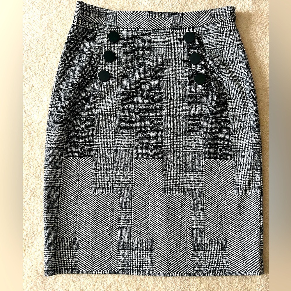 H & M pencil skirt size 6
